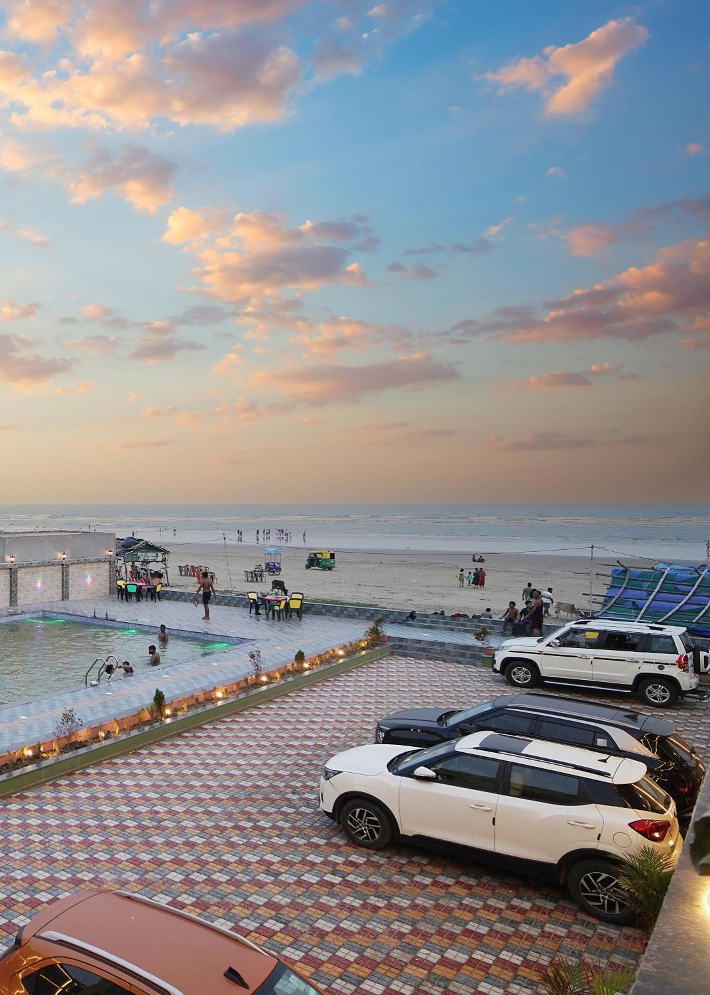 Goa Beach Resort On Beach Mandarmani Buitenkant foto