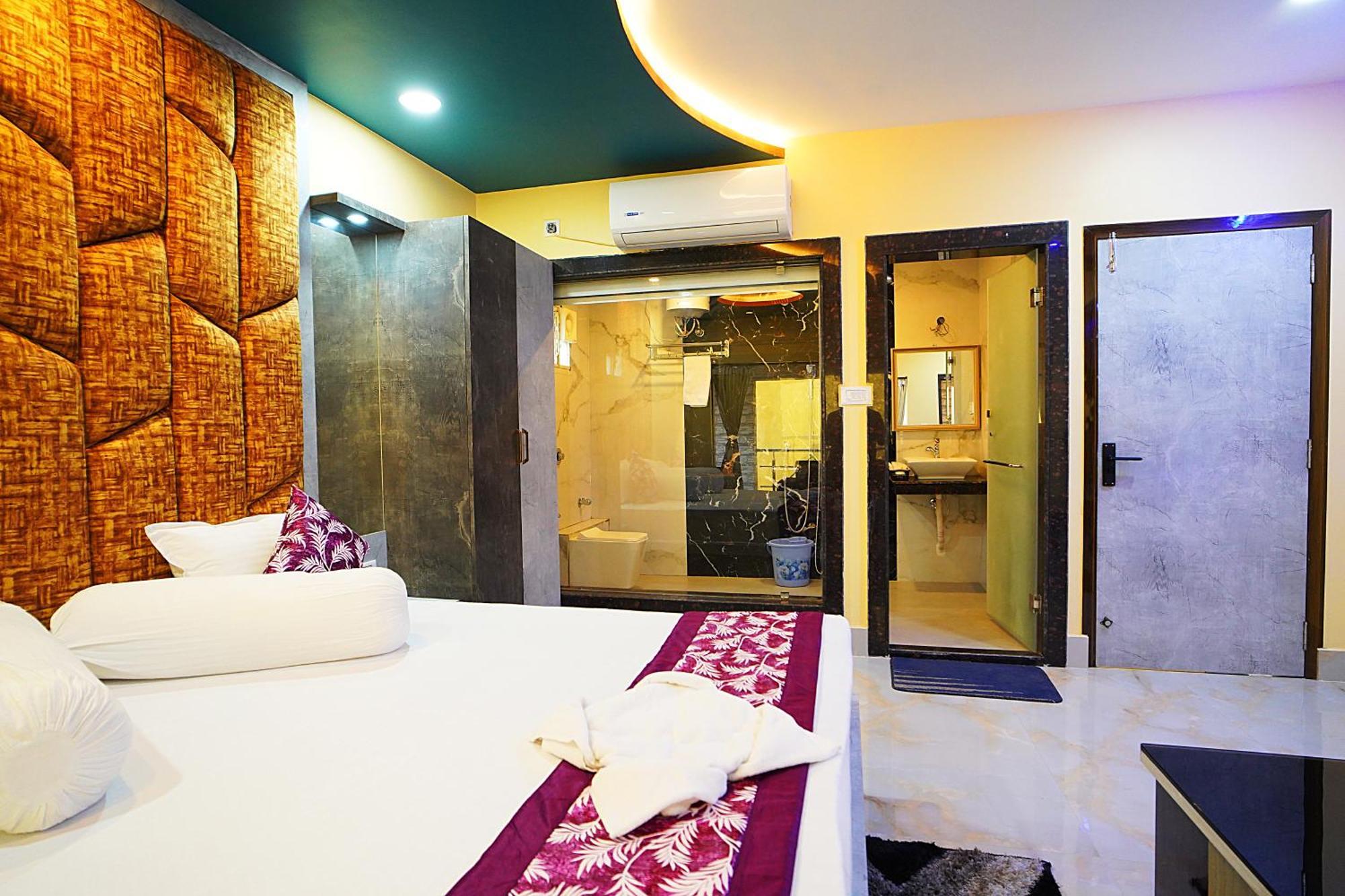 Goa Beach Resort On Beach Mandarmani Buitenkant foto