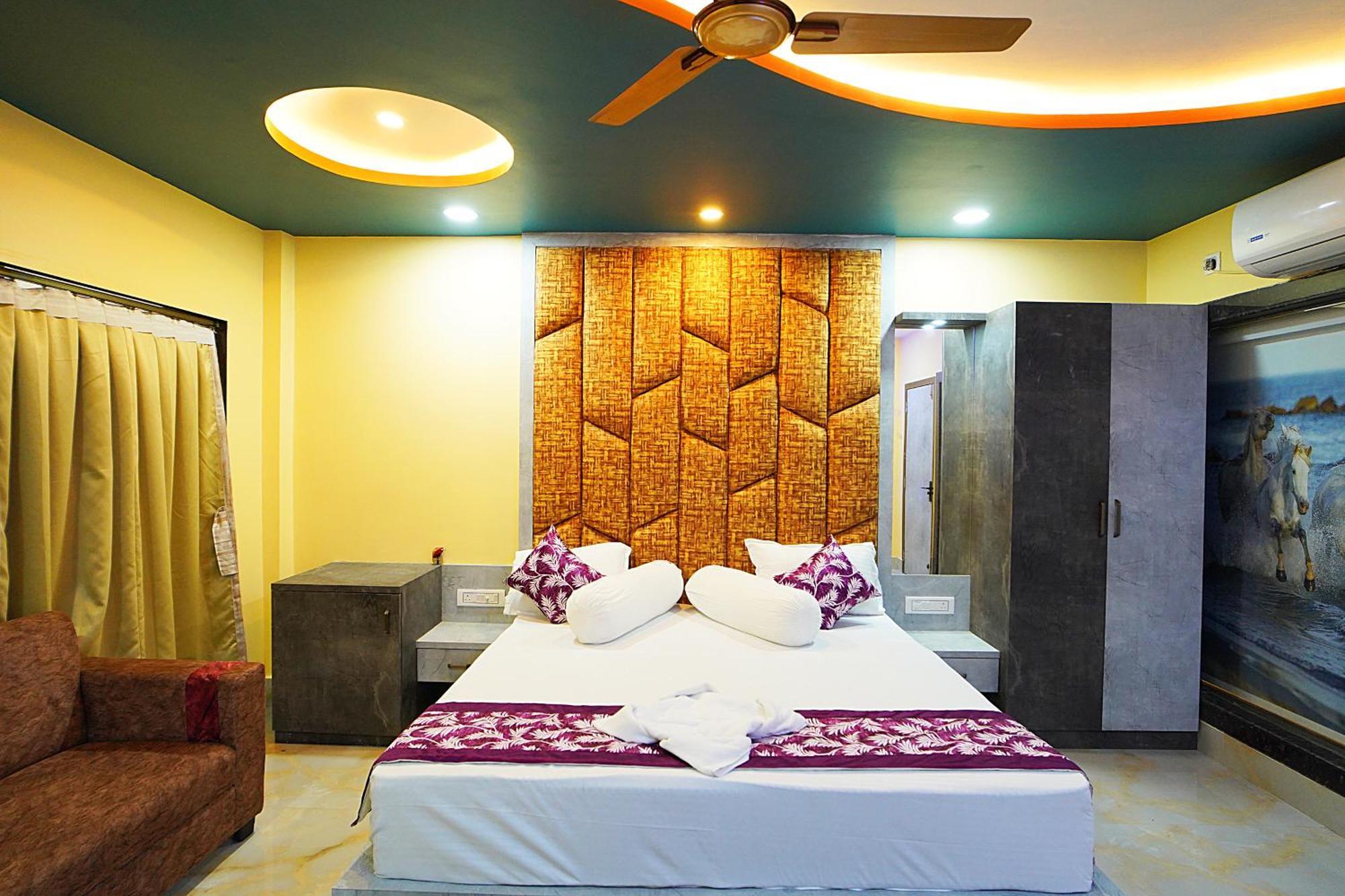 Goa Beach Resort On Beach Mandarmani Buitenkant foto