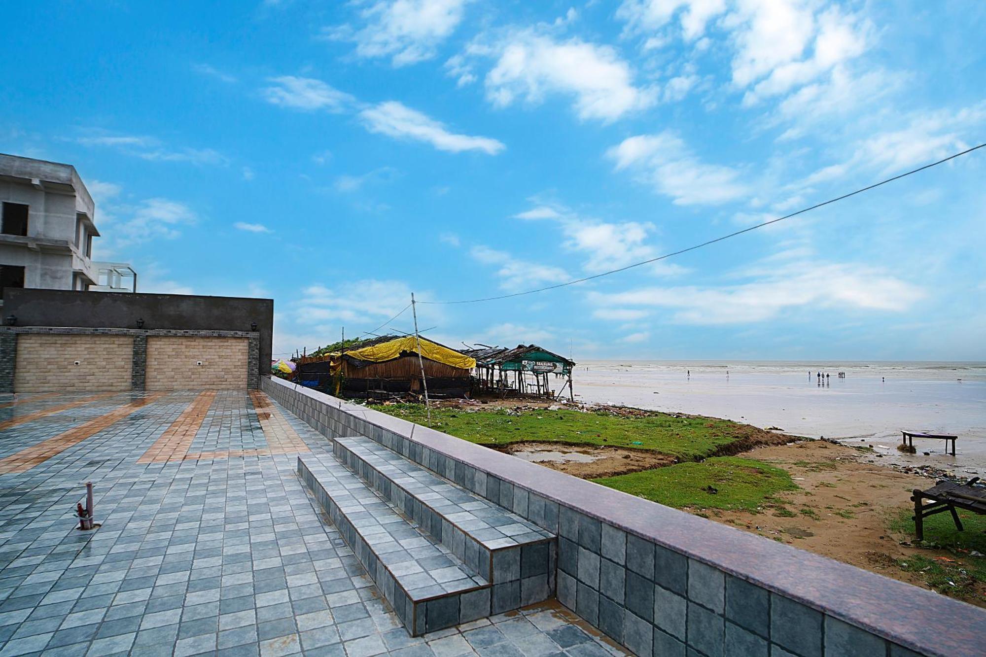 Goa Beach Resort On Beach Mandarmani Buitenkant foto