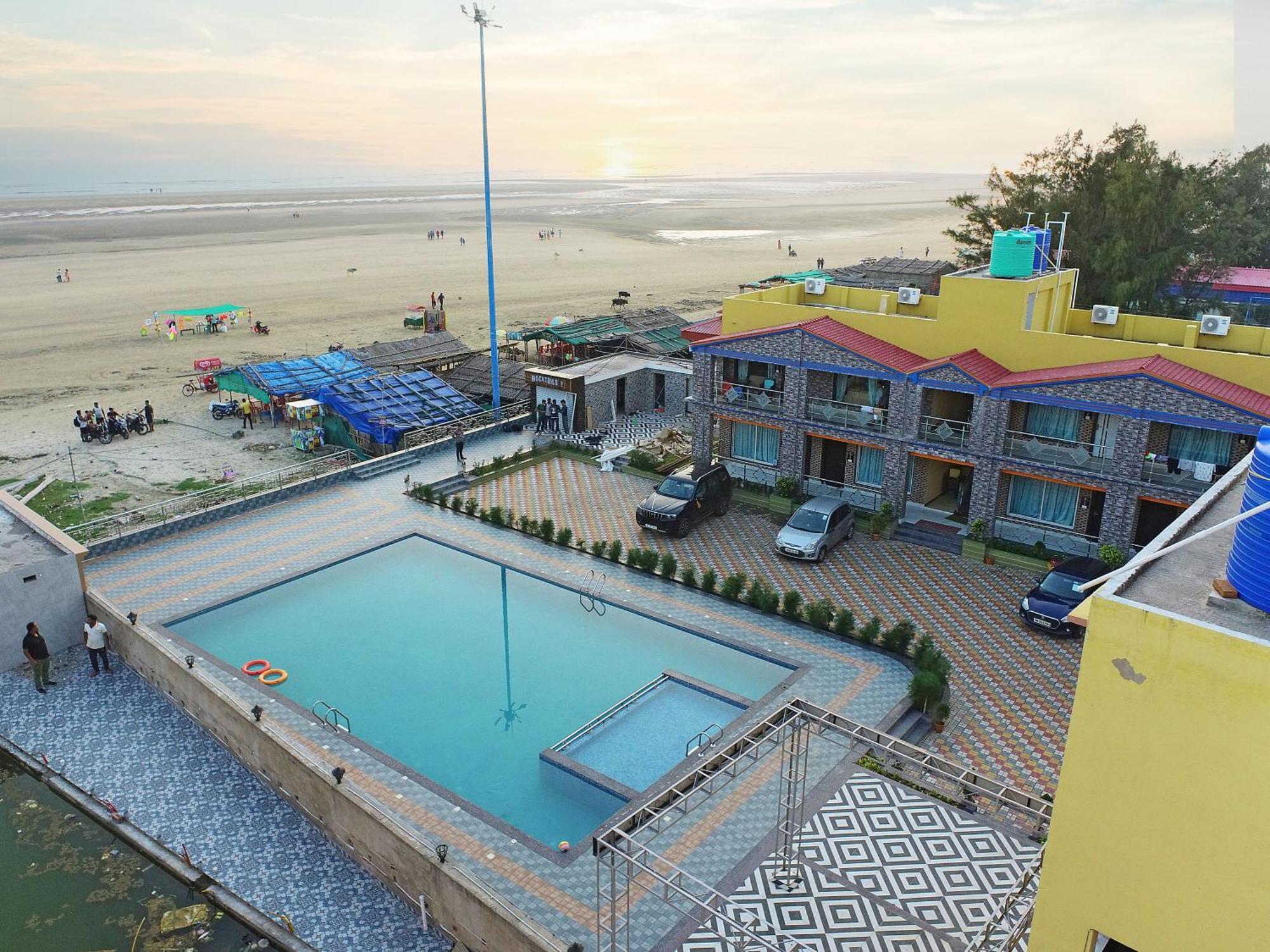 Goa Beach Resort On Beach Mandarmani Buitenkant foto